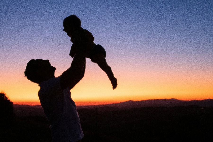 Vater und Kind, Thema Beziehung zum Vater und Familienaufstellung