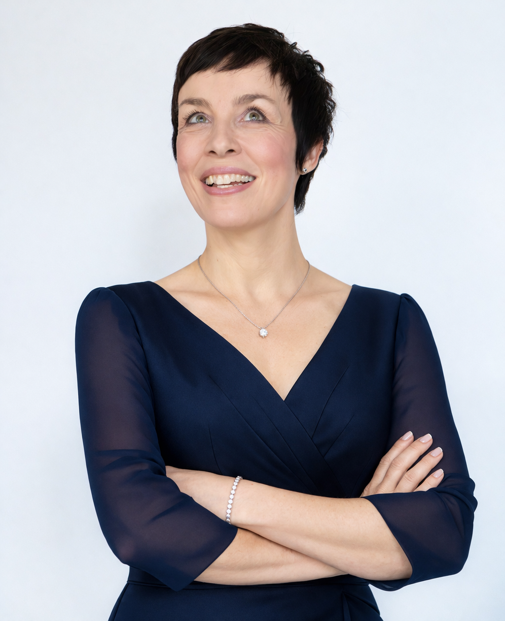 Katja Fesselmann in einem roten Kleid